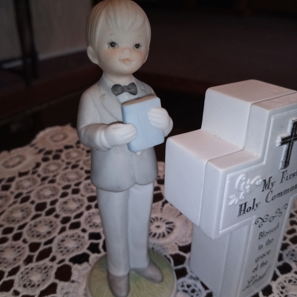 First Holy Communion, Porcelain boy & cross gifts - Picture 4 of 7